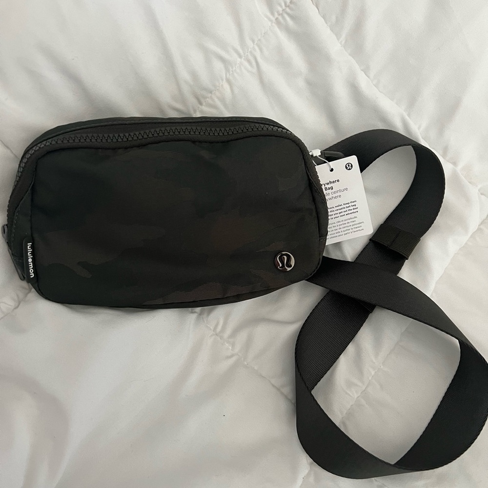 Lululemon Everywhere Belt Bag CAMO 1L NWT